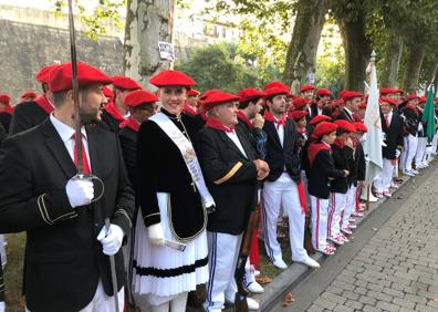 Imagen secundaria 1 - Hondarribia vive su día grande