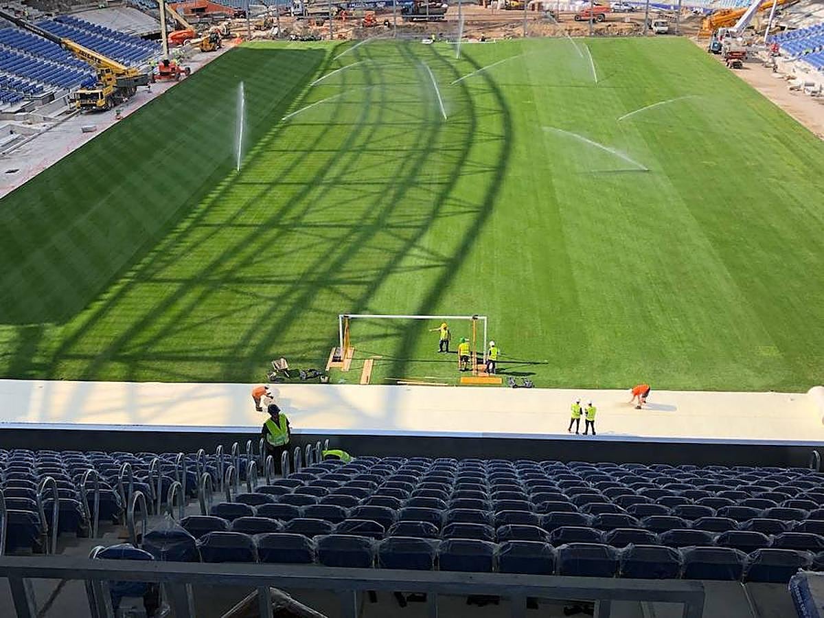 El campo de la Real Sociedad continúa afinando su puesta a punto para estar en las mejores condiciones para el próximo partido.