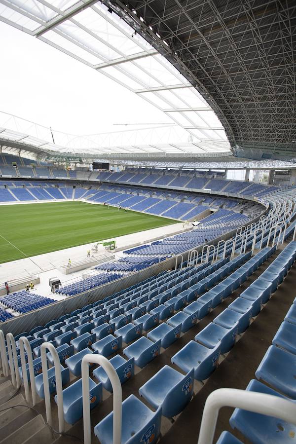 Los operarios siguen trabajando a gran ritmo para que el estadio esté en las mejores condiciones posibles el sábado ante el Barcelona