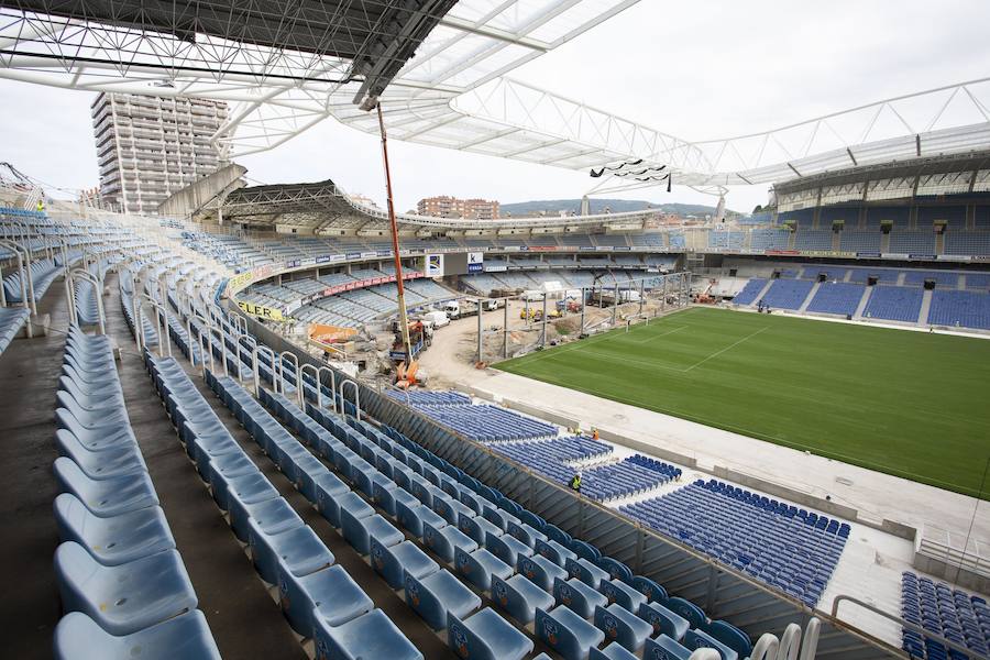 Los operarios siguen trabajando a gran ritmo para que el estadio esté en las mejores condiciones posibles el sábado ante el Barcelona