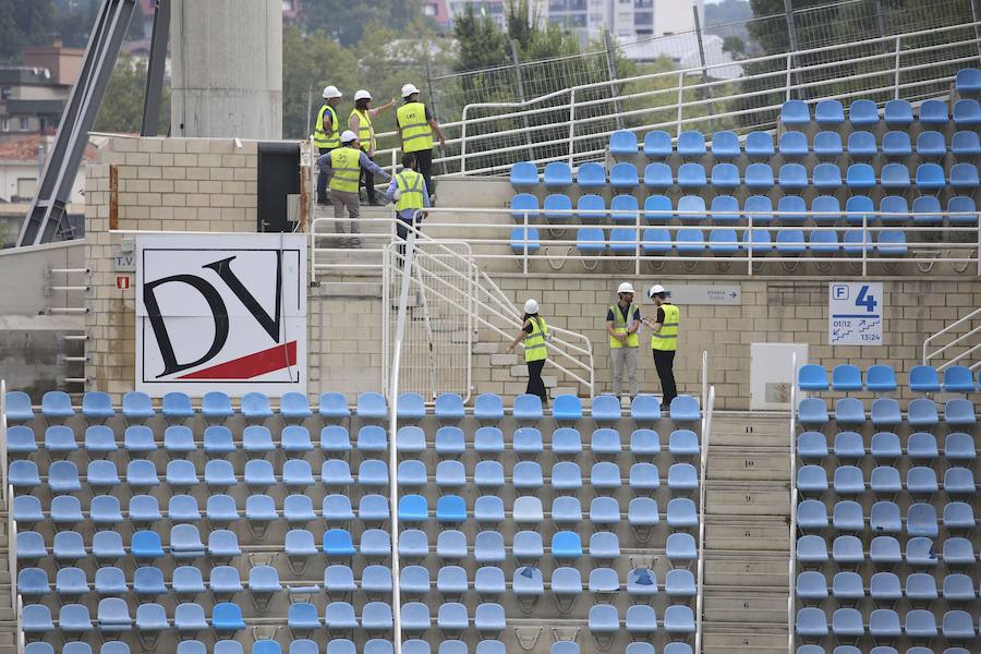 Los operarios siguen trabajando a gran ritmo para que el estadio esté en las mejores condiciones posibles el sábado ante el Barcelona