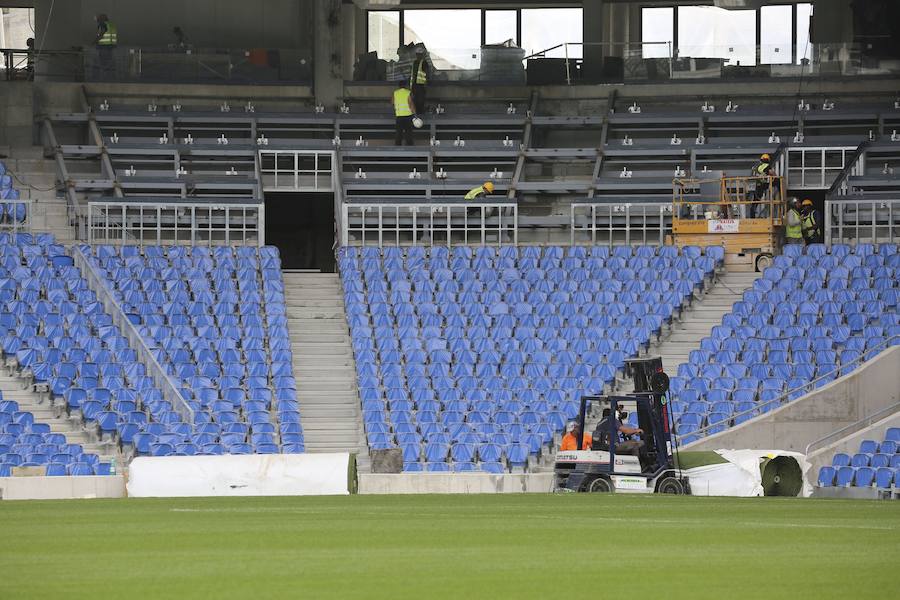 Los operarios siguen trabajando a gran ritmo para que el estadio esté en las mejores condiciones posibles el sábado ante el Barcelona