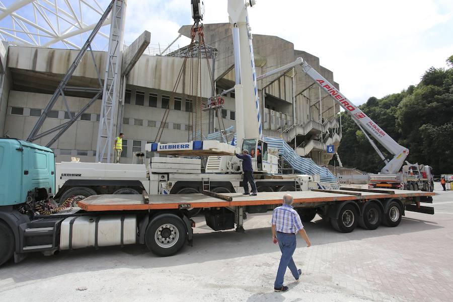 Los operarios siguen trabajando a gran ritmo para que el estadio esté en las mejores condiciones posibles el sábado ante el Barcelona