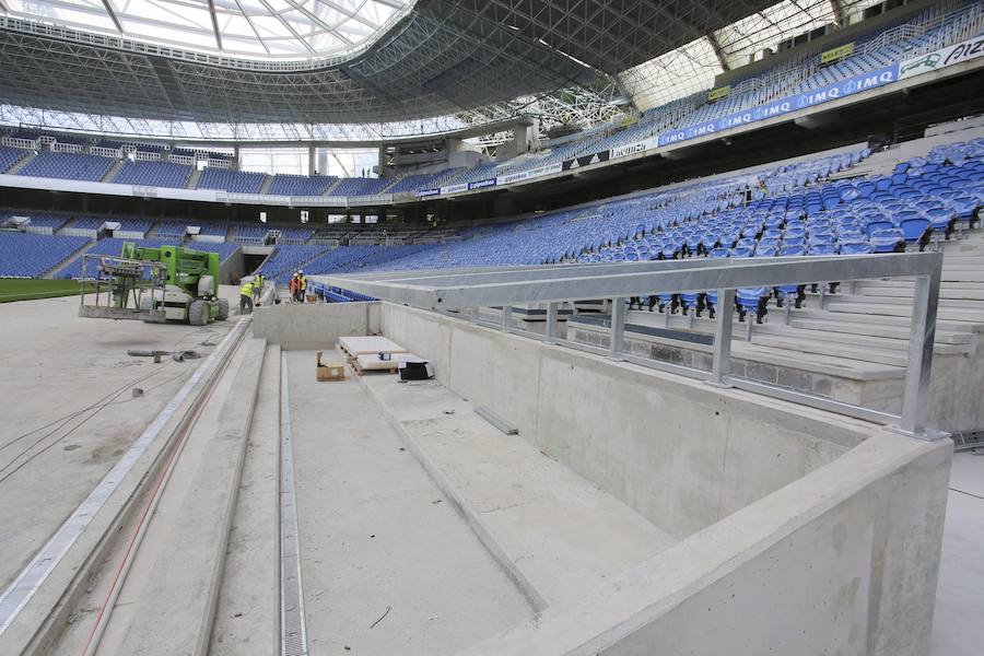 Los operarios siguen trabajando a gran ritmo para que el estadio esté en las mejores condiciones posibles el sábado ante el Barcelona