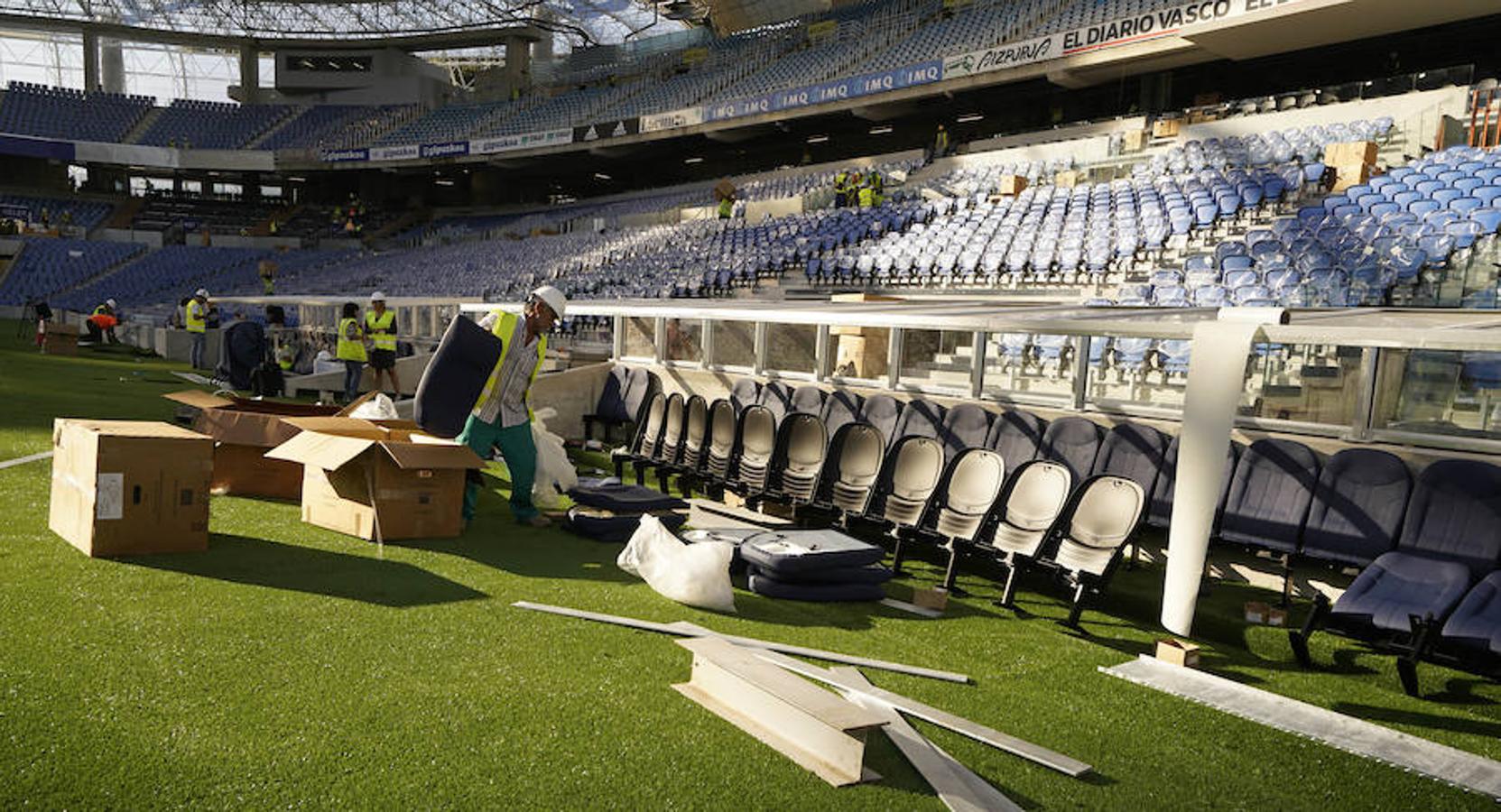 La plantilla del primer equipo se ha ejercitado por primera en el nuevo campo de Anoeta antes de recibir el sábado al Barcelona