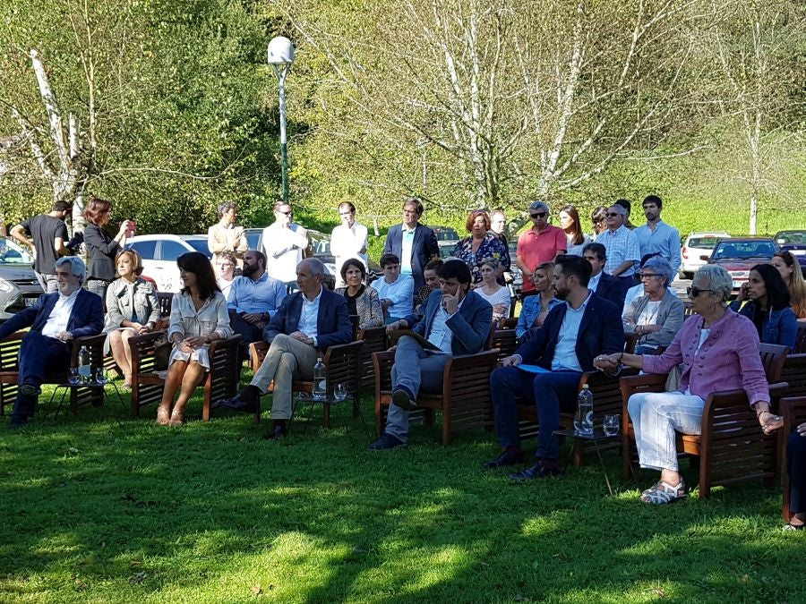 Emocionado reconocimiento de todos los partidos al policía nacional Antonio Cedillo, asesinado por ETA en Errenteria