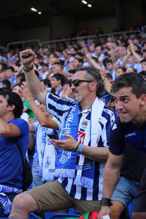 Casi 29.000 aficionados han llenado las gradas del nuevo Anoeta en su estreno