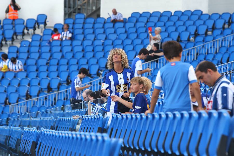 Los aficionados han acudido en masa al estreno del nuevo ANoeta ante el Barcelona