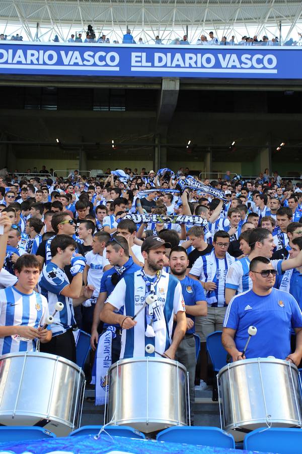El equipo txuri-urdin ha estrenado el nuevo Anoeta frente a los blaugranas