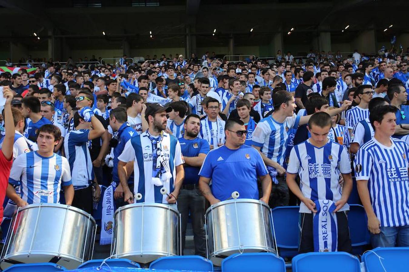 El equipo txuri-urdin ha estrenado el nuevo Anoeta frente a los blaugranas