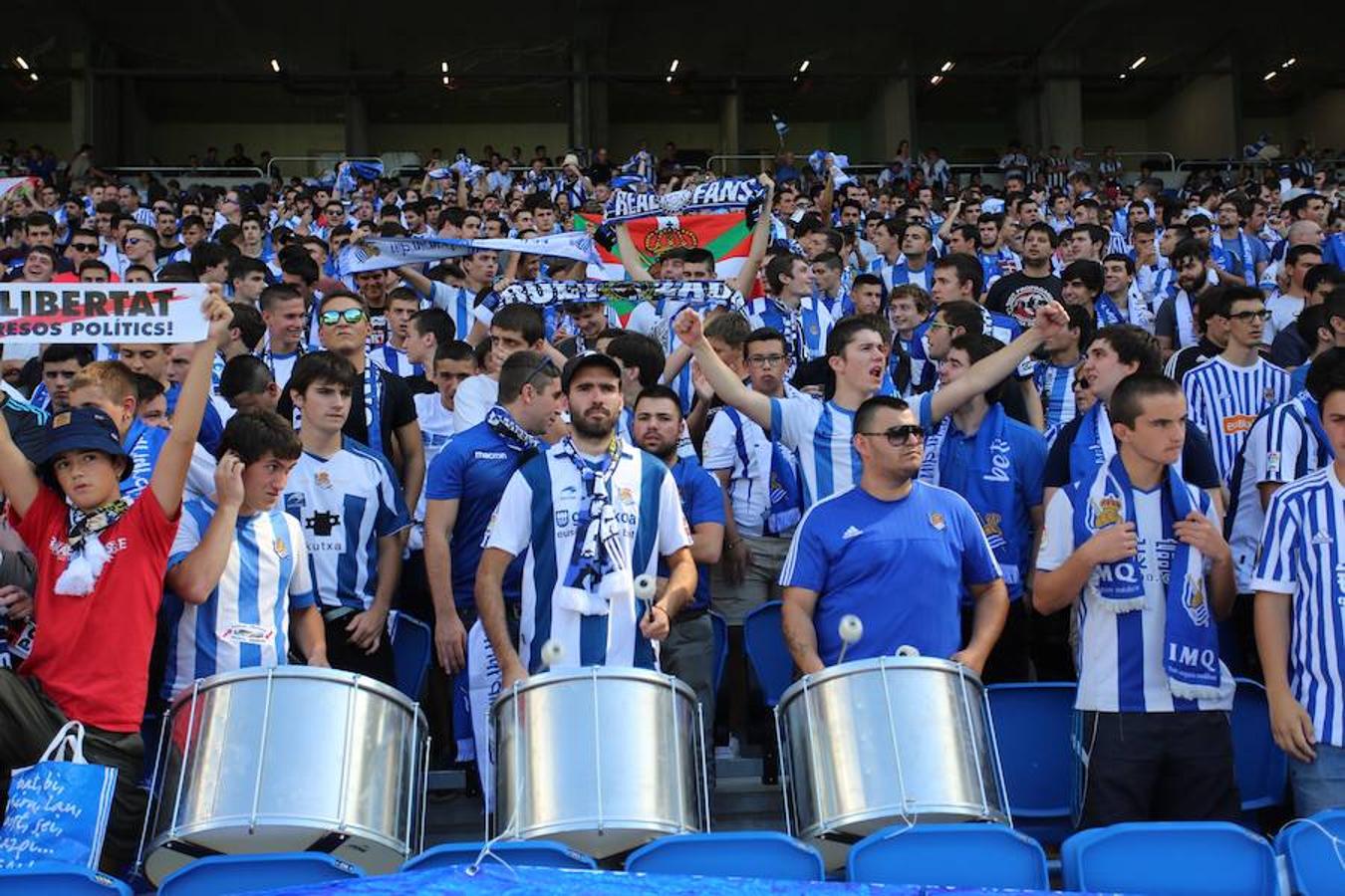 El equipo txuri-urdin ha estrenado el nuevo Anoeta frente a los blaugranas