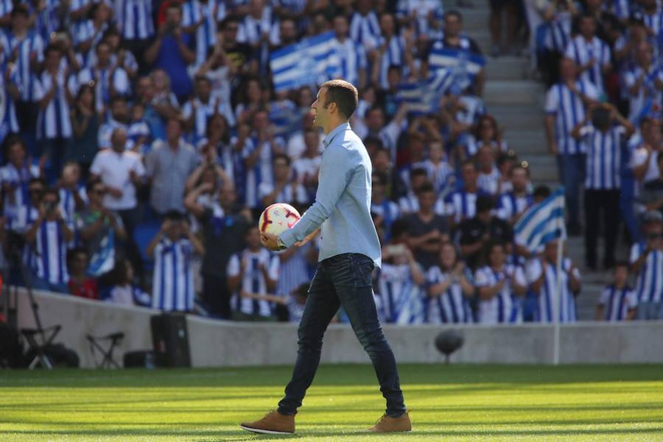 El equipo txuri-urdin ha estrenado el nuevo Anoeta frente a los blaugranas