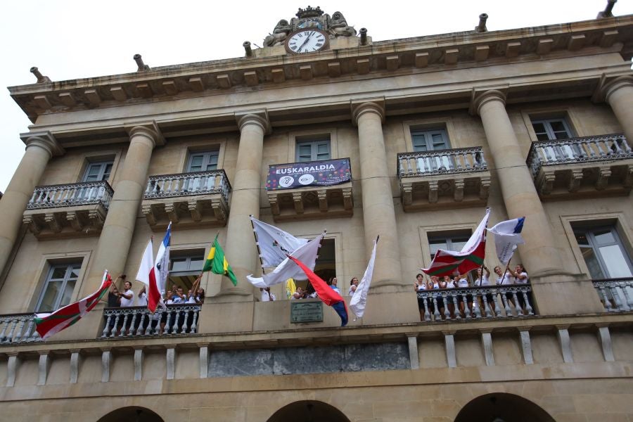 Donostiarra sube a la élite a costa de Hondarribia. La Torrekua vuelve a ser la mejor en Portugalete y el próximo verano estará en la Liga Euskotren.