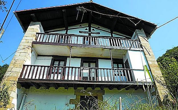 La casa donde viven los hermanos. 