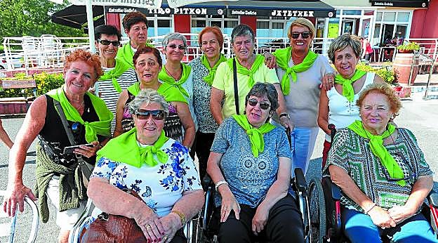 Arrates. Algunas participantes en el encuentro de mujeres que llevan el nombre de Arrate. 