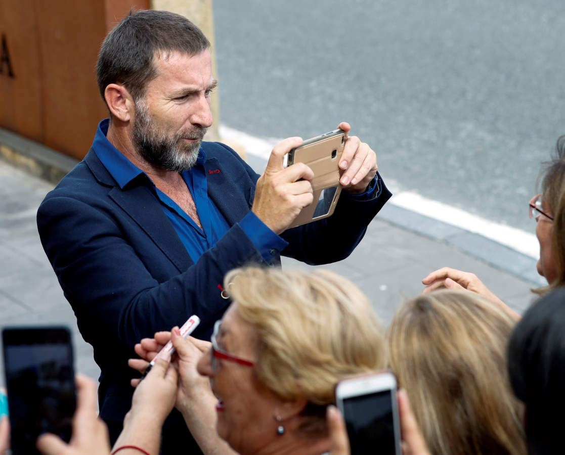 El 66 Festival Internacional de Cine de San Sebastian ha arrancado este viernes a lo grande con una alta concentración de 'glamour' y talento para empezar. 