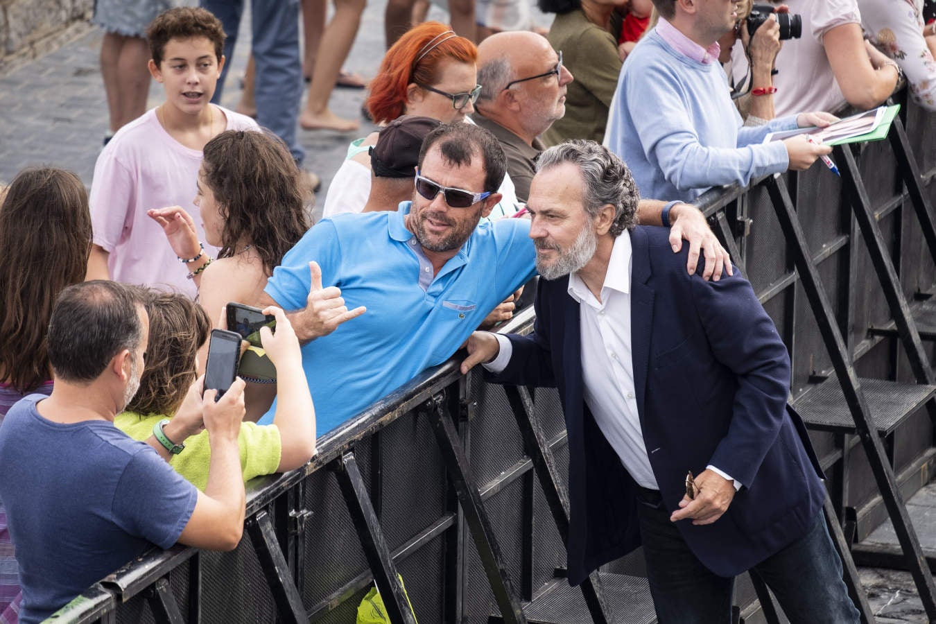 El 66 Festival Internacional de Cine de San Sebastian ha arrancado este viernes a lo grande con una alta concentración de 'glamour' y talento para empezar. 