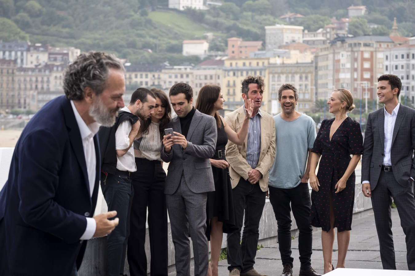 El 66 Festival Internacional de Cine de San Sebastian ha arrancado este viernes a lo grande con una alta concentración de 'glamour' y talento para empezar. 