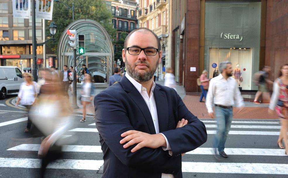 Unai Asenjo, fotografiado en el centro de Bilbao.