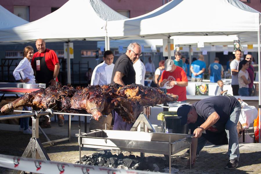 Los asistentes acabaron con los 10.000 pintxos que aportaron desinteresadamente restaurantes y bares