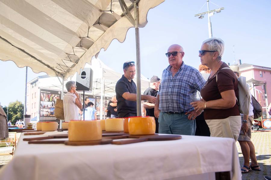 Los asistentes acabaron con los 10.000 pintxos que aportaron desinteresadamente restaurantes y bares