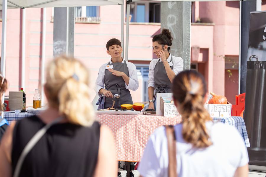 Los asistentes acabaron con los 10.000 pintxos que aportaron desinteresadamente restaurantes y bares