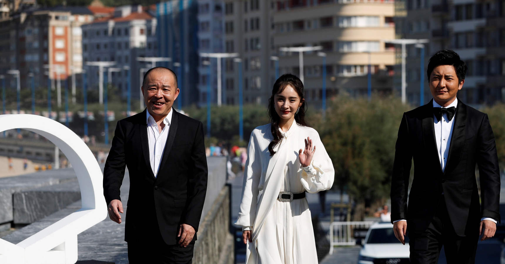 El director Jie Liu y los actores Jingfei Guo y Mi Yang, antes de la presentación este jueves de su película «Bao bei er», que compite en la sección oficial del la 66 edición del Festival Internacional de Cine de San Sebastián. 