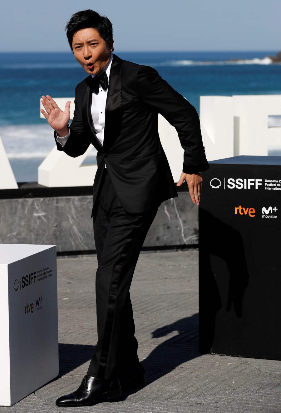 El director Jie Liu y los actores Jingfei Guo y Mi Yang, antes de la presentación este jueves de su película «Bao bei er», que compite en la sección oficial del la 66 edición del Festival Internacional de Cine de San Sebastián. 