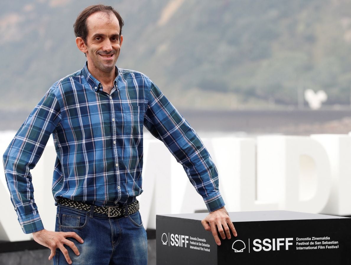 Los discapacitados intelectuales que han trabajado en 'Campeones', filme seleccionado por España para los Óscar de 2019 han viajado a San Sebastián para presentar en la pantalla gigante del Velódromo de Anoeta ambos filmes -primero se proyectará 'Campeones' y después el documental 'Ni distintos ni diferentes: Campeones'.