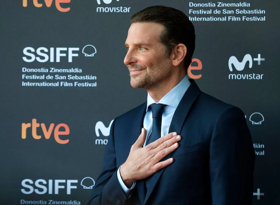 El director y actor estadounidense Bradley Cooper ha presentado su película «A star is born», en la sección Perlas de la 66 edición del Festival Internacional de Cine de San Sebastián.