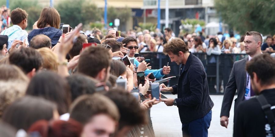 Bradley Cooper, tres veces nominado al Oscar como mejor actor, cierra la sección Perlas del Festival de San Sebastián con su opera prima como director, 'A star is born' 