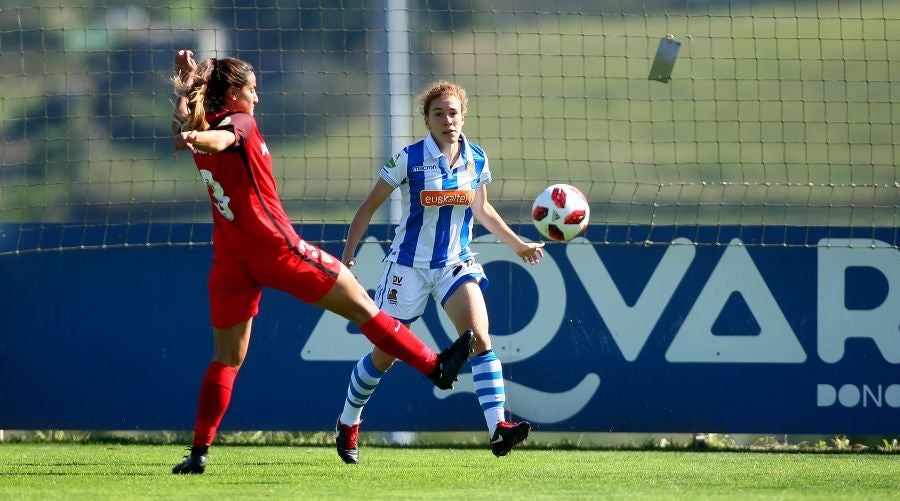 La Real ha vencido al Sevilla 2-0 este mediodía en Zubieta y es segunda en la clasificación con tres triunfos, un empate y cero derrotas.