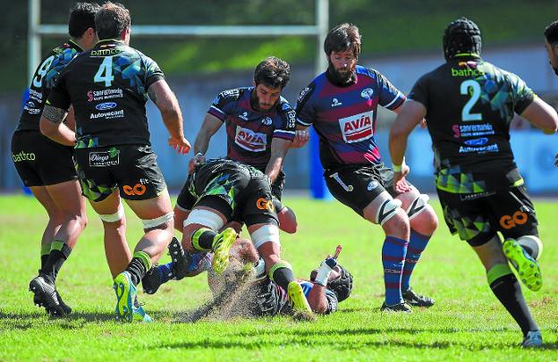 El Avia lo intentó ante el Bathco Santander pero su esfuerzo no se vio recompensado con un buen resultado. 