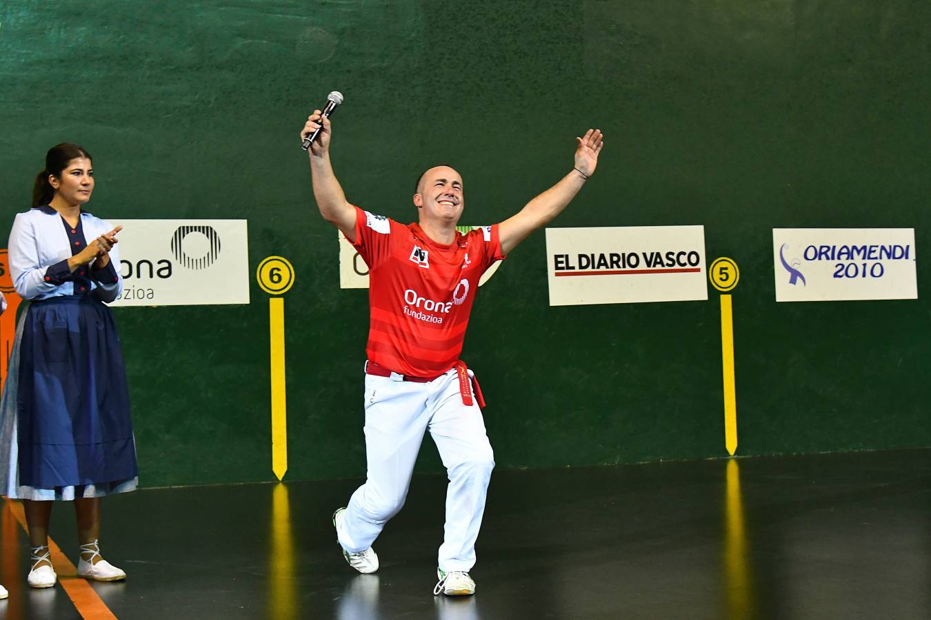 Galarreta despidió con una gran ovación al mejor remontista de la historia