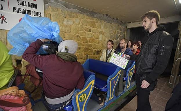 Rodaje bajo la lluvia en Igeldo. 