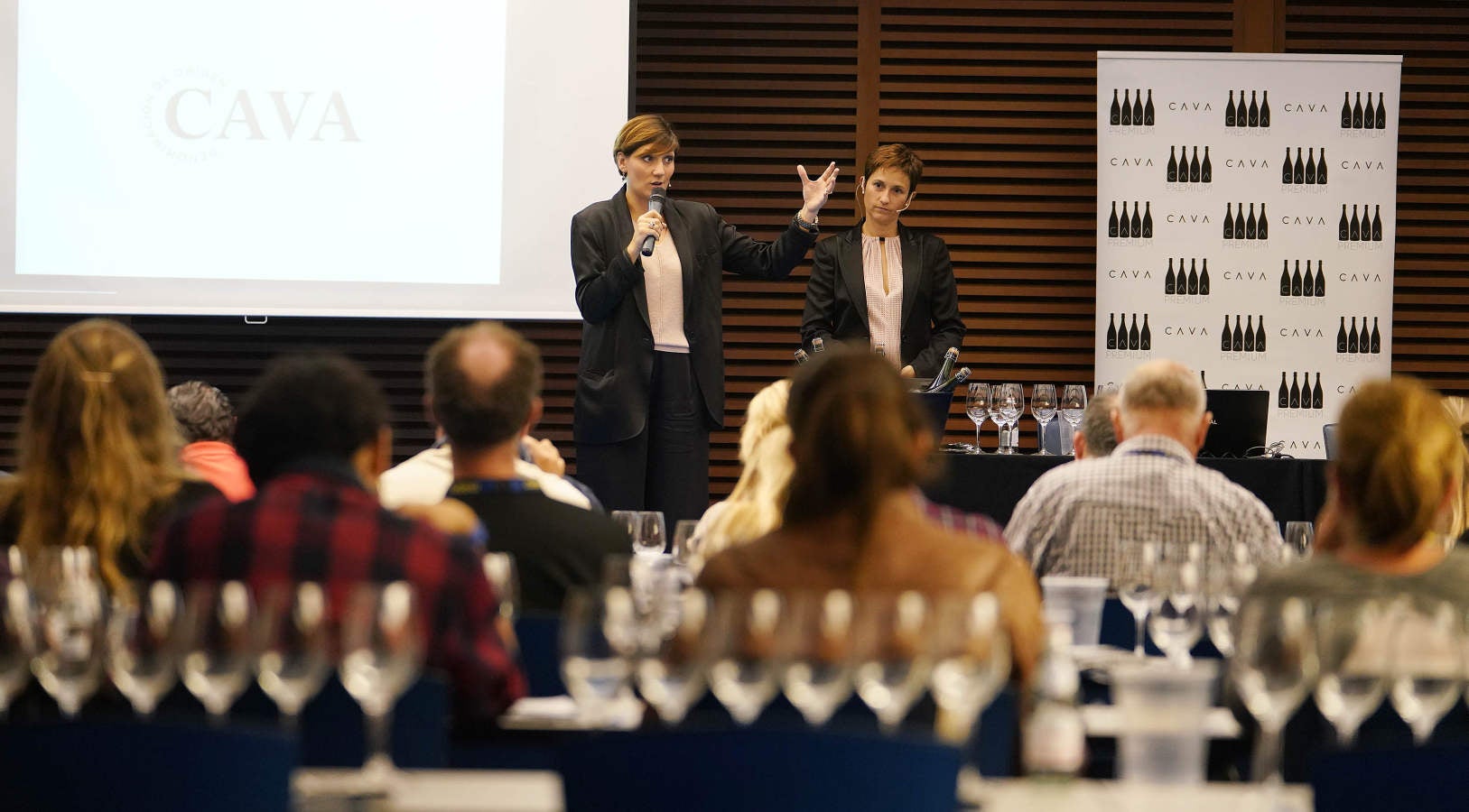 El chef Juan Mari Arzak ha recibido el Premio Homenaje en la jornada inaugural de San Sebastian Gastronomika este lunes.
