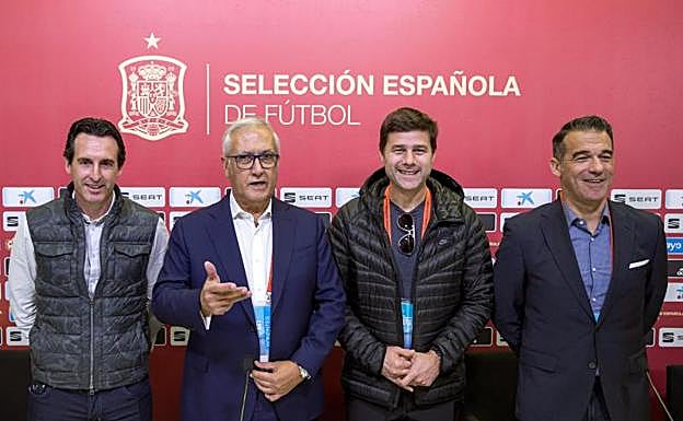 Unai Emery, Gregorio Manzano, Mauricio Pocchetino y Luis García, en Las Rozas.