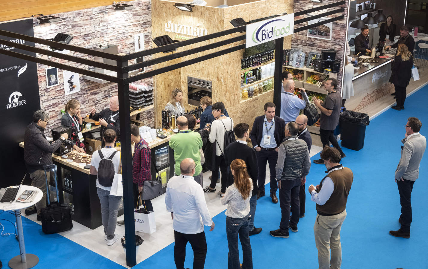 La segunda jornada de la feria ha ofecido un sentido recuerdo al norteamericano Anthony Bourdain fallecido en junio. También han destacado las ponencia de chefs como Josean Alija, Pedro Subijana o Paco Pérez, entre otros