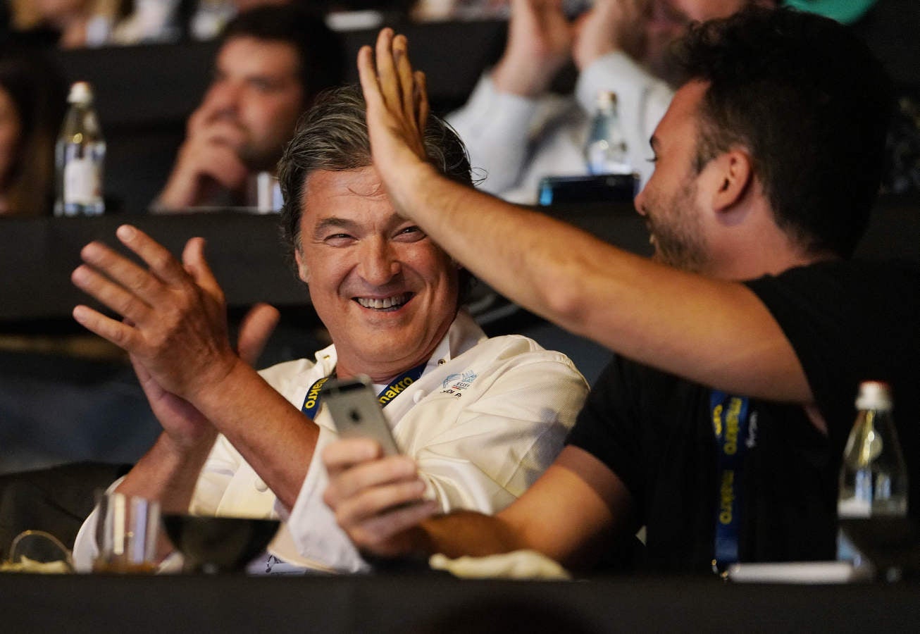 La segunda jornada de la feria ha ofecido un sentido recuerdo al norteamericano Anthony Bourdain fallecido en junio. También han destacado las ponencia de chefs como Josean Alija, Pedro Subijana, Carles Abellán o Paco Pérez, entre otros