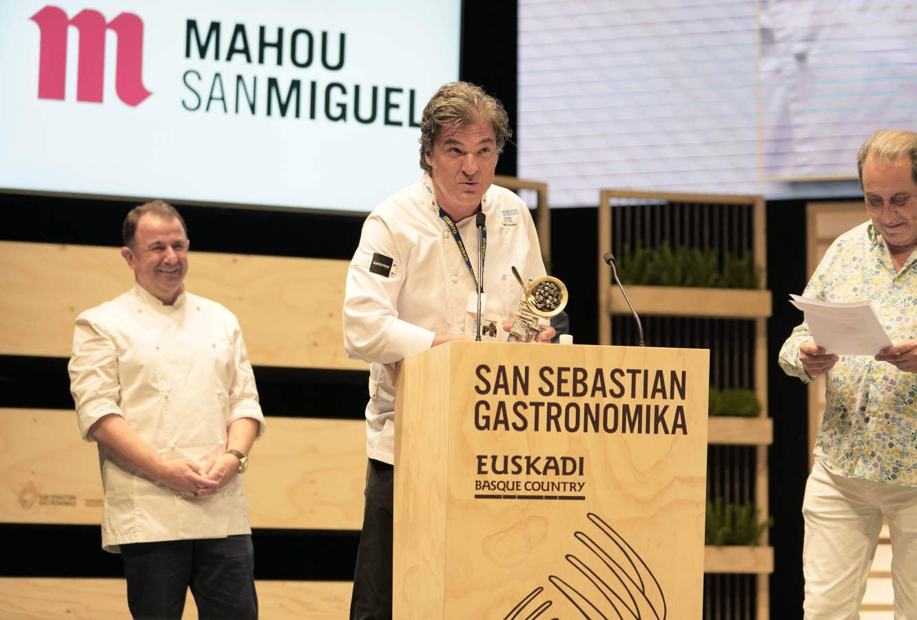 La segunda jornada de la feria ha ofecido un sentido recuerdo al norteamericano Anthony Bourdain fallecido en junio. También han destacado las ponencia de chefs como Josean Alija, Pedro Subijana, Carles Abellán o Paco Pérez, entre otros