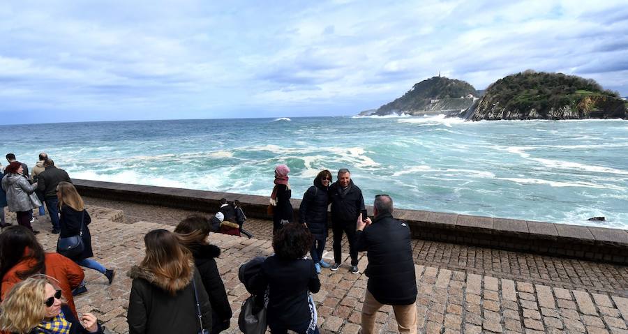 El conjunto monumental del Peine del Viento, que data de 1976, está formado por unas esculturas de Eduardo Chillida y una obra arquitectónica de Luis Peña Ganchegui. El Ayuntamiento de San Sebastián lo propondrá como elemento para sumarse a la lista de Patriminio de la Humanidad.