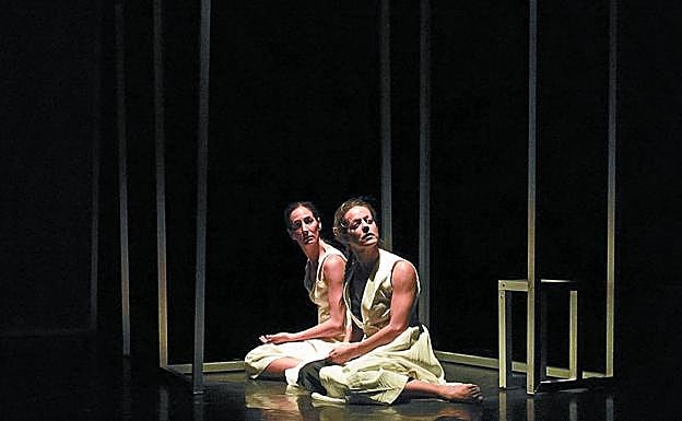 Escena. Elena Sánchez Nevado y Cristina Pérez Bermejo son las dos intérpretes del espectáculo.