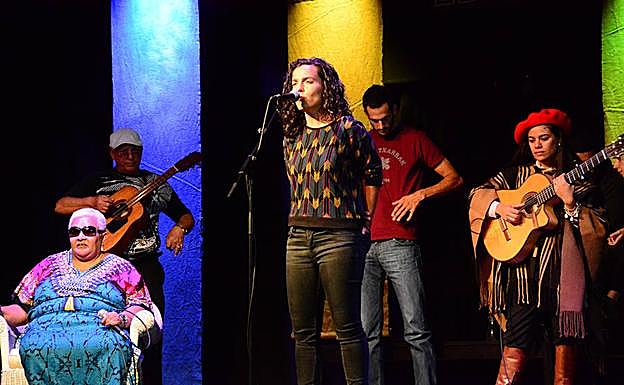 Ezkerretik eskuinera, Tomasita Quiala, Maialen Lujanbio, Julio Soto eta Aracelo Argüelles, Iruñeko emanaldian.