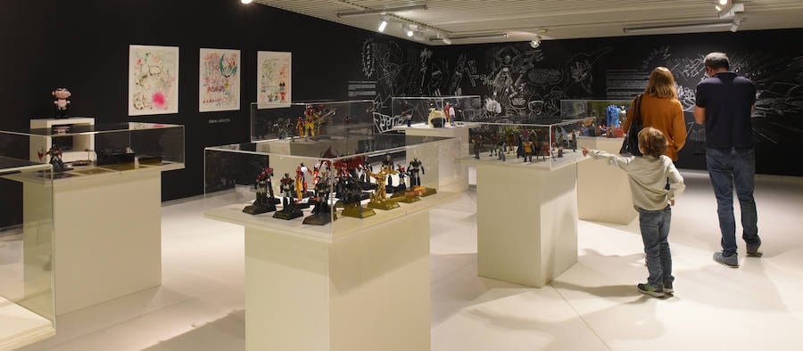 La Casa de Cultura de Aiete acoge una extensa colección de objetos relacionados con Mazinger Z, el popular protagonista de una serie de dibujos animados de los años 70.