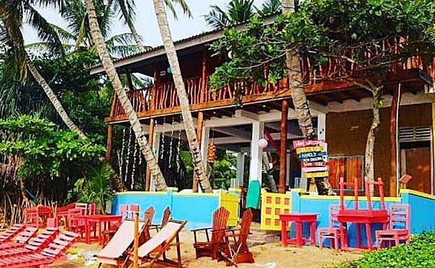 Imagen principal - Propietarios de un hotel por una borrachera en la luna de miel