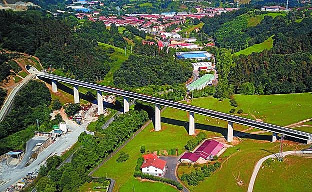 El TAV entre Bergara y Lezo suma tres años de retraso y un sobrecoste de 70 millones