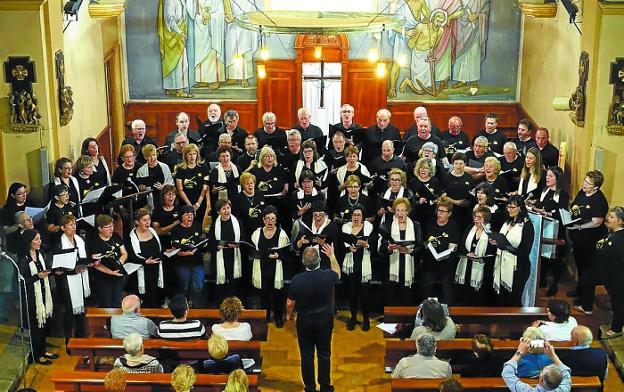 Barcelona. Concierto de Goikobalu en la iglesia de Sant Climent de Llobregat en mayo. 