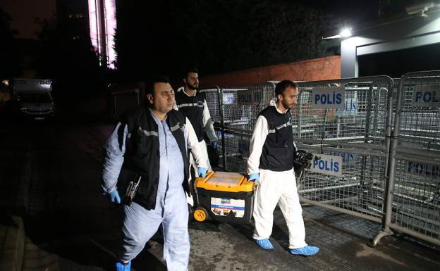 Policías turcos abandonan el consulado de Arabia Saudí tras recabar pruebas sobre la desaparición del periodista Jamal Khashoggi 
