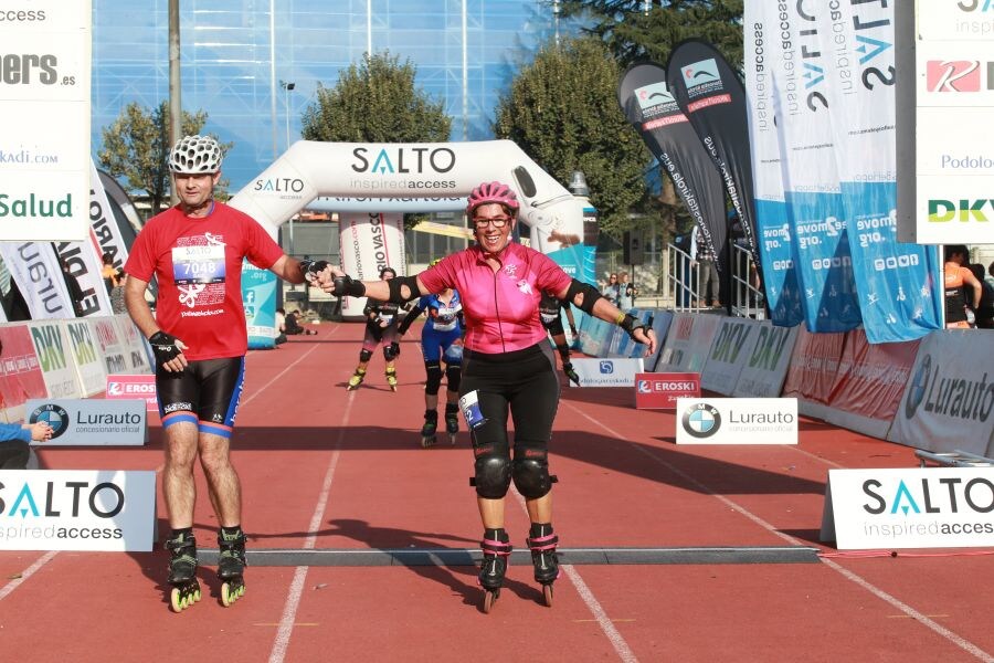 Eneko Agirrezabal (Segura, 32 años) y Maite Arraiza (Lazkao, 31 años) ganaron esta mañana la XXII edición de la Salto Systems Clásica de San Sebastián que contó con un espléndido día para la práctica deportiva. De los cerca de 3.000 inscritos partieron desde la Avenida de Madrid 2.660 participantes distribuidos entre todas las modalidades del evento.