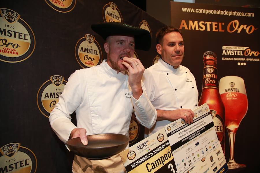 Jorge Otxoa y Félix Jiménez, del restaurante El Mercao de Pamplona, han ganado el XIII Campeonato de Pintxos de Euskal Herria, celebrado en el Kursaal de San Sebastián, con una propuesta bautizada como «Camarón de la Concha», elaborada de dos tortillas de camarón que encierran una elaboración de txangurro a la donostiarra.